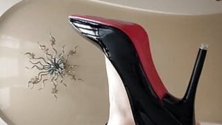 Foot fetish with Christmas mood - on high heels from Mistress Lara in latex