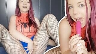ROLL PLAY!!! Spider girl fucks herself!