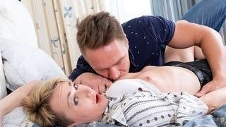 MATURE4K Housewife gets facial cumshot and uses vaginal lips to sate tenant