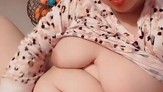 Chubby alternative Egirl plays with her fat tight pussy
