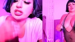 Hot Brunette mature Webcam Masturbation