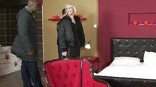 Blonde Linda Ray Feeds Cuckold BBC Creampie After Getting Ass Fucked