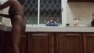 Valesca want to fuck in kitchen
