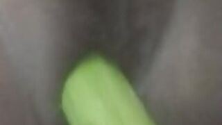 Wife fuck by big vegetable