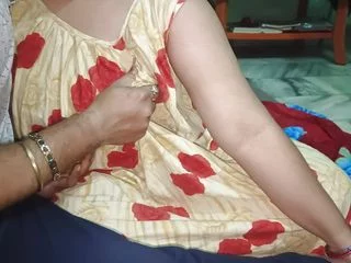Indian venerable aunty cheats respecting their way tighten one's belt increased hard by gets fucked hard by husband's